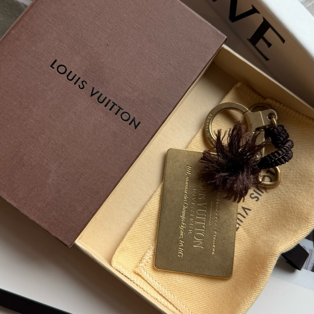 Louis Vuitton Key Ring – A Perfect Gift for Any Occasion